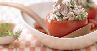 recette tomates farcies au thon avec du riz et des herbes